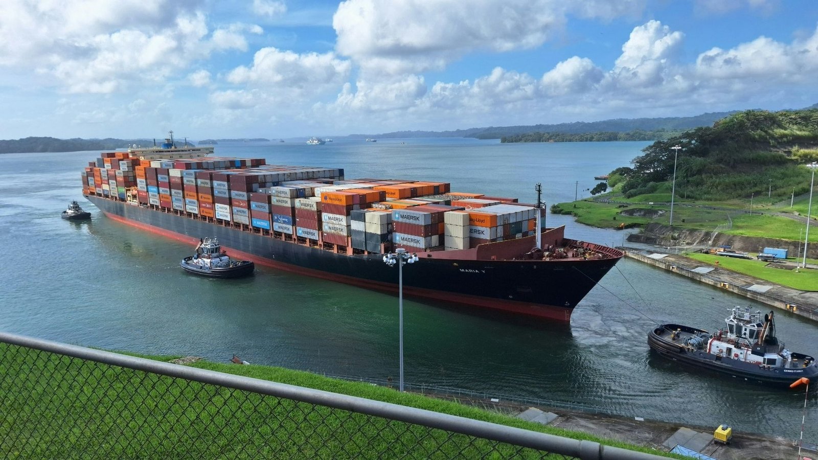 imgi_199_697fa2c4317c519dedb57b81_Global Ocean Shipping in 2025_ Disruption Trade Shifts Resilience